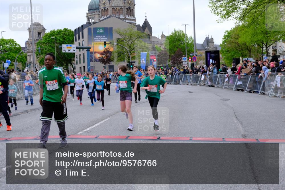 25.04.2026 - Das Zehntel Tim E. http://msf.ph/oto/9576766 25.04.2026 10:57:59 Ziel 5002, 5032, 5206, 5377, 5395, 5404, 5532, 5568, 5608, 5609, 5616, 5691, 5973, 6347, 6378, 6458, 6574, 6741, 6892, 6893, 7037, 7242, 7516, 7520, 7680, 7736, 7755, 7915, 7931, 7942, 7945, 8070 meine-sportfotos.de