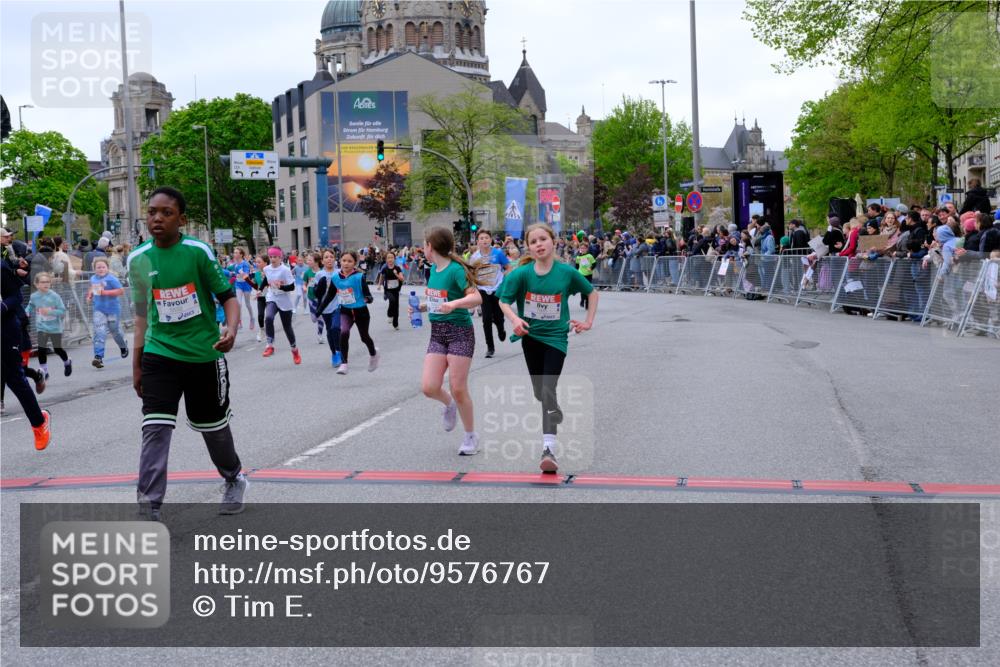25.04.2026 - Das Zehntel Tim E. http://msf.ph/oto/9576767 25.04.2026 10:57:59 Ziel 5002, 5032, 5206, 5377, 5395, 5404, 5532, 5568, 5608, 5609, 5616, 5691, 5973, 6347, 6378, 6458, 6574, 6741, 6892, 6893, 7037, 7242, 7516, 7520, 7680, 7736, 7755, 7915, 7931, 7942, 7945, 8070 meine-sportfotos.de