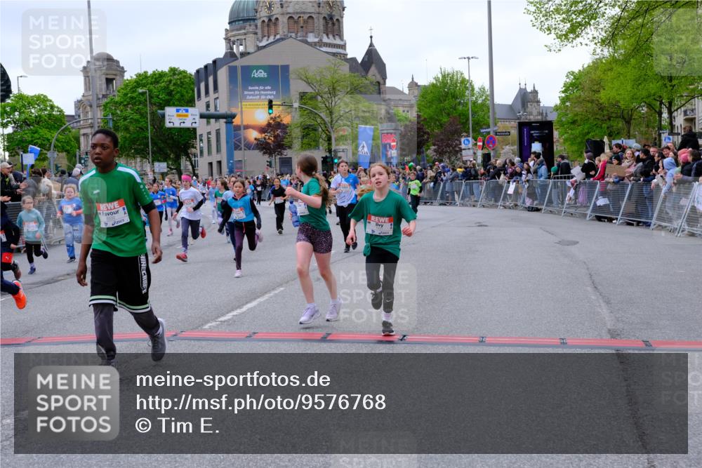 25.04.2026 - Das Zehntel Tim E. http://msf.ph/oto/9576768 25.04.2026 10:57:59 Ziel 5002, 5032, 5206, 5377, 5395, 5404, 5532, 5568, 5608, 5609, 5616, 5691, 5973, 6347, 6378, 6458, 6574, 6741, 6892, 6893, 7037, 7242, 7516, 7520, 7680, 7736, 7755, 7915, 7931, 7942, 7945, 8070 meine-sportfotos.de