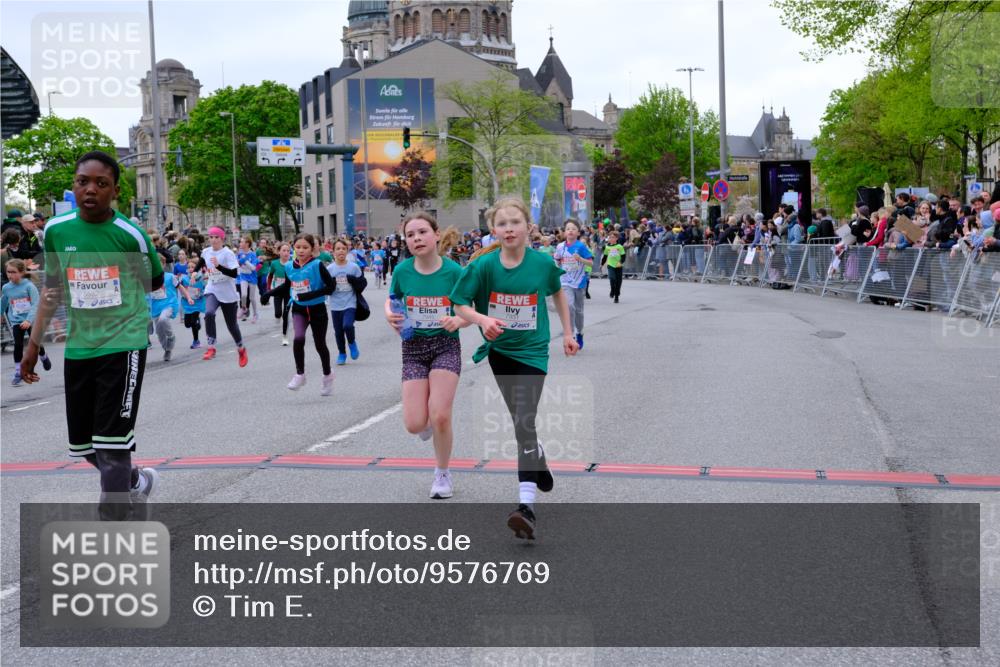 25.04.2026 - Das Zehntel Tim E. http://msf.ph/oto/9576769 25.04.2026 10:57:59 Ziel 5002, 5032, 5206, 5377, 5395, 5404, 5532, 5568, 5608, 5609, 5616, 5691, 5973, 6347, 6378, 6458, 6574, 6741, 6892, 6893, 7037, 7242, 7516, 7520, 7680, 7736, 7755, 7915, 7931, 7942, 7945, 8070 meine-sportfotos.de