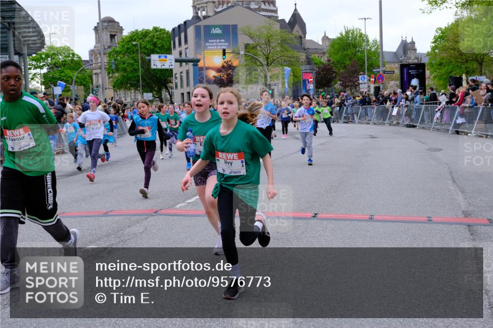 25.04.2026 - Das Zehntel Tim E. http://msf.ph/oto/9576773 25.04.2026 10:58:00 Ziel 5032, 5159, 5206, 5377, 5395, 5404, 5532, 5568, 5608, 5609, 5616, 5691, 6347, 6356, 6378, 6458, 6574, 6662, 6678, 6741, 6892, 6893, 7516, 7520, 7673, 7677, 7680, 7736, 7755, 7915, 7931, 7942, 7945, 8070 meine-sportfotos.de