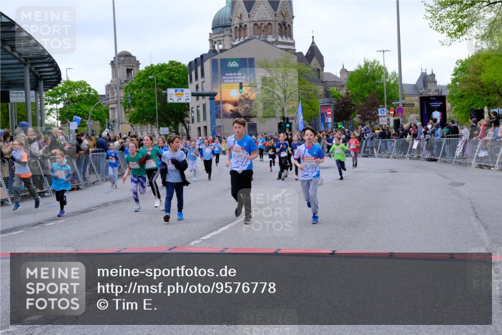 25.04.2026 - Das Zehntel Tim E. http://msf.ph/oto/9576778 25.04.2026 10:58:01 Ziel 5032, 5153, 5159, 5206, 5373, 5377, 5392, 5532, 5568, 5608, 5609, 5616, 5691, 6347, 6356, 6367, 6378, 6458, 6574, 6609, 6662, 6678, 6681, 6741, 6893, 7301, 7516, 7520, 7673, 7677, 7680, 7736, 7755, 7915, 7931, 7942, 7945, 8070 meine-sportfotos.de