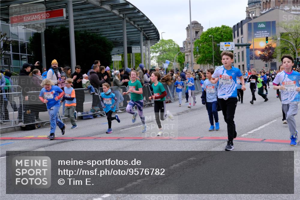 25.04.2026 - Das Zehntel Tim E. http://msf.ph/oto/9576782 25.04.2026 10:58:02 Ziel 5032, 5153, 5159, 5206, 5373, 5392, 5532, 5568, 5608, 5609, 5616, 5691, 6347, 6348, 6356, 6367, 6378, 6458, 6574, 6609, 6662, 6678, 6681, 6741, 6893, 7301, 7516, 7520, 7673, 7677, 7680, 7736, 7755, 7915, 7931, 7942, 7945, 8070 meine-sportfotos.de