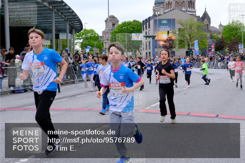 25.04.2026 - Das Zehntel Tim E. http://msf.ph/oto/9576789 25.04.2026 10:58:03 Ziel 5032, 5153, 5159, 5206, 5373, 5392, 5532, 5608, 5609, 5616, 5691, 5938, 6347, 6348, 6356, 6367, 6378, 6458, 6574, 6609, 6662, 6678, 6681, 6741, 6893, 7301, 7318, 7516, 7520, 7532, 7673, 7677, 7680, 7736, 7755, 7915, 7931, 7942, 7945, 8070 meine-sportfotos.de