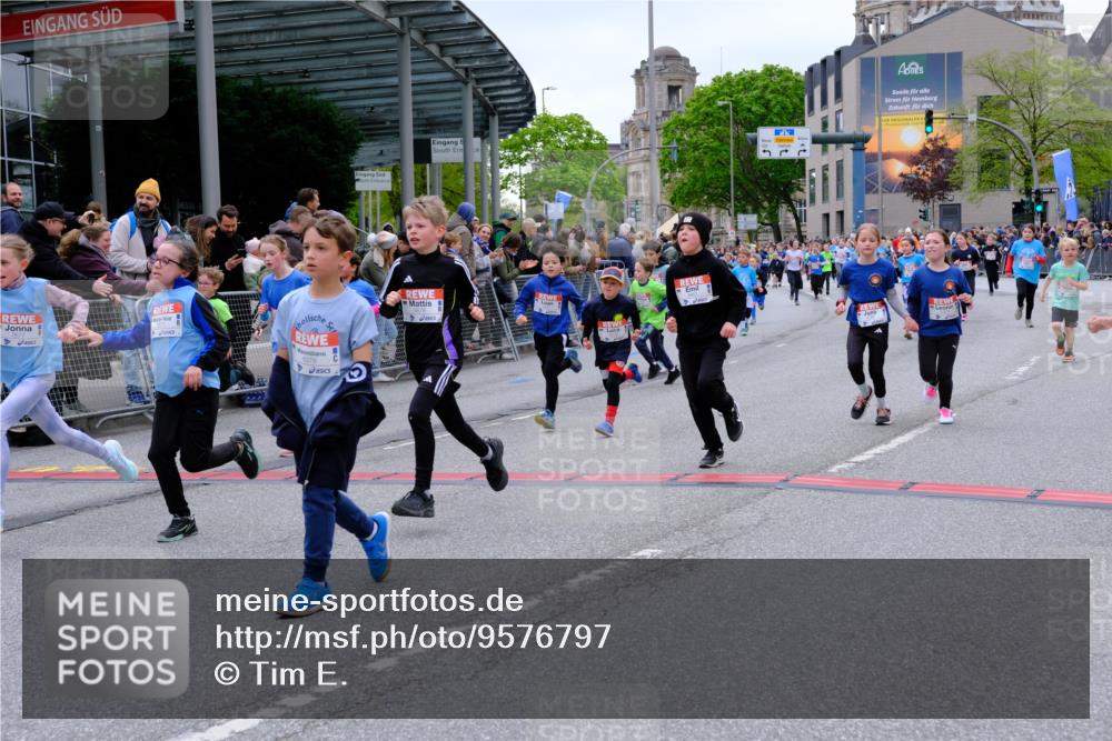 25.04.2026 - Das Zehntel Tim E. http://msf.ph/oto/9576797 25.04.2026 10:58:05 Ziel 5032, 5153, 5159, 5206, 5373, 5392, 5608, 5609, 5691, 5938, 6347, 6348, 6356, 6367, 6378, 6574, 6576, 6600, 6609, 6662, 6678, 6681, 6741, 6837, 6848, 6921, 7301, 7318, 7516, 7520, 7532, 7673, 7677, 7680, 7736, 7755, 7915, 7931, 7942, 7945, 8070 meine-sportfotos.de