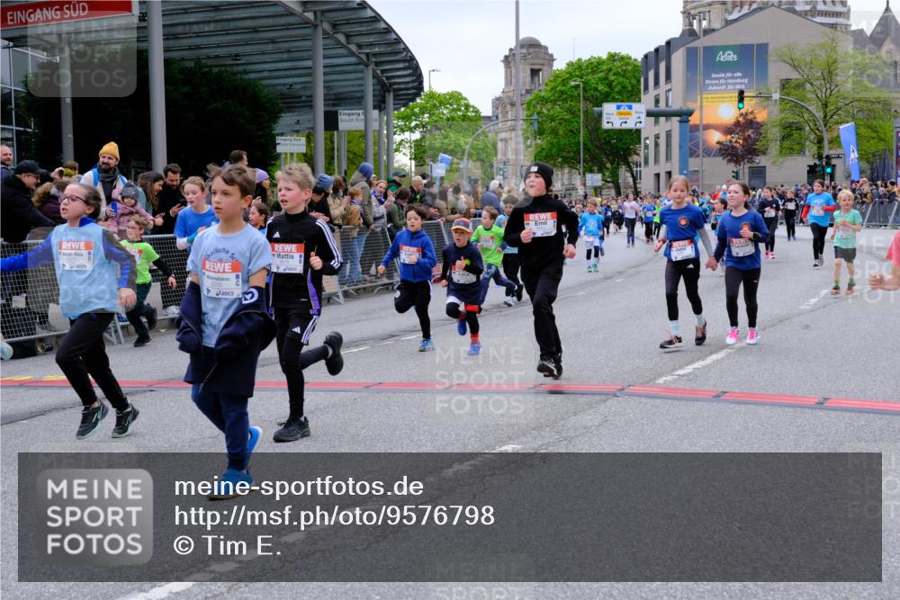 25.04.2026 - Das Zehntel Tim E. http://msf.ph/oto/9576798 25.04.2026 10:58:05 Ziel 5032, 5153, 5159, 5206, 5373, 5392, 5608, 5609, 5691, 5938, 6347, 6348, 6356, 6367, 6378, 6574, 6576, 6600, 6609, 6662, 6678, 6681, 6741, 6837, 6848, 6921, 7301, 7318, 7516, 7520, 7532, 7673, 7677, 7680, 7736, 7755, 7915, 7931, 7942, 7945, 8070 meine-sportfotos.de