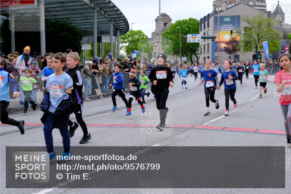 25.04.2026 - Das Zehntel Tim E. http://msf.ph/oto/9576799 25.04.2026 10:58:05 Ziel 5032, 5153, 5159, 5206, 5373, 5392, 5608, 5609, 5691, 5938, 6347, 6348, 6356, 6367, 6378, 6574, 6576, 6600, 6609, 6662, 6678, 6681, 6741, 6837, 6848, 6921, 7301, 7318, 7516, 7520, 7532, 7673, 7677, 7680, 7736, 7755, 7915, 7931, 7942, 7945, 8070 meine-sportfotos.de