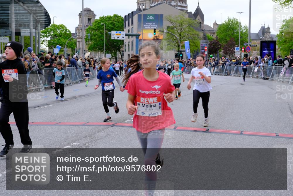 25.04.2026 - Das Zehntel Tim E. http://msf.ph/oto/9576802 25.04.2026 10:58:06 Ziel 5032, 5153, 5159, 5206, 5373, 5392, 5608, 5609, 5691, 5938, 6347, 6348, 6356, 6367, 6378, 6574, 6576, 6600, 6609, 6662, 6678, 6681, 6741, 6837, 6848, 6921, 7301, 7318, 7516, 7520, 7532, 7673, 7677, 7680, 7736, 7755, 7915, 7931, 7942, 7945, 8070 meine-sportfotos.de