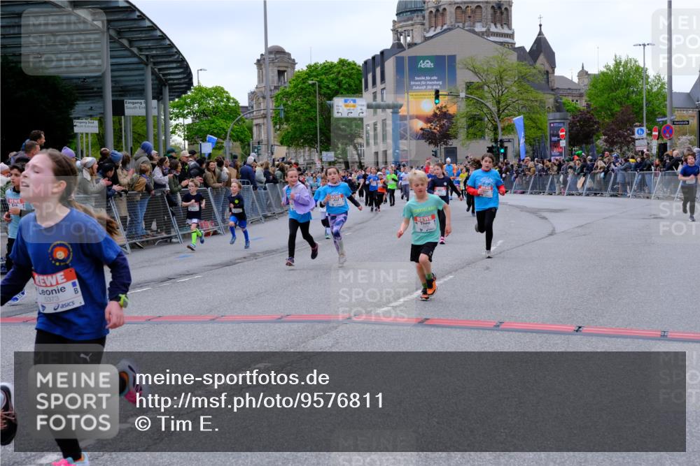 25.04.2026 - Das Zehntel Tim E. http://msf.ph/oto/9576811 25.04.2026 10:58:08 Ziel 5032, 5153, 5159, 5185, 5206, 5366, 5373, 5392, 5556, 5608, 5609, 5938, 6347, 6348, 6356, 6367, 6378, 6576, 6600, 6609, 6662, 6678, 6681, 6837, 6848, 6921, 7301, 7318, 7516, 7520, 7532, 7673, 7677, 7680, 7736, 7755, 7915, 7942, 8070 meine-sportfotos.de