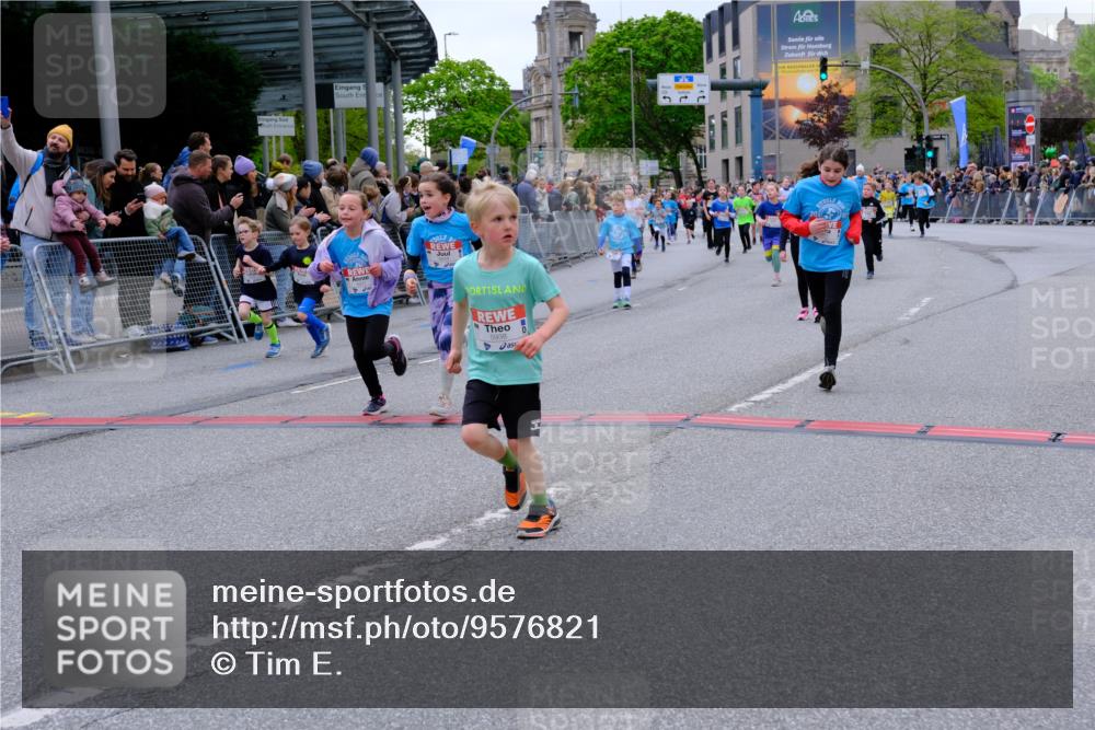 25.04.2026 - Das Zehntel Tim E. http://msf.ph/oto/9576821 25.04.2026 10:58:09 Ziel 5153, 5159, 5185, 5206, 5341, 5366, 5373, 5392, 5556, 5609, 5938, 6347, 6348, 6356, 6367, 6378, 6576, 6600, 6609, 6662, 6678, 6681, 6837, 6848, 6921, 7301, 7318, 7532, 7673, 7677, 7680, 7736, 7755, 7915, 7942, 8070 meine-sportfotos.de