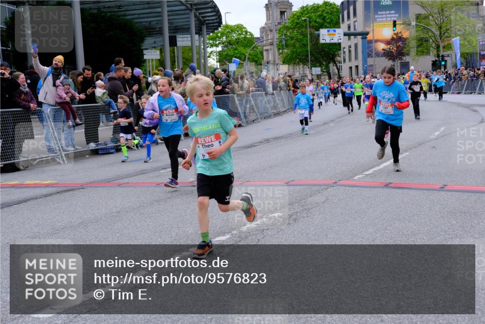 25.04.2026 - Das Zehntel Tim E. http://msf.ph/oto/9576823 25.04.2026 10:58:09 Ziel 5153, 5159, 5185, 5206, 5341, 5366, 5373, 5392, 5556, 5609, 5938, 6347, 6348, 6356, 6367, 6378, 6576, 6600, 6609, 6662, 6678, 6681, 6837, 6848, 6921, 7301, 7318, 7532, 7673, 7677, 7680, 7736, 7755, 7915, 7942, 8070 meine-sportfotos.de