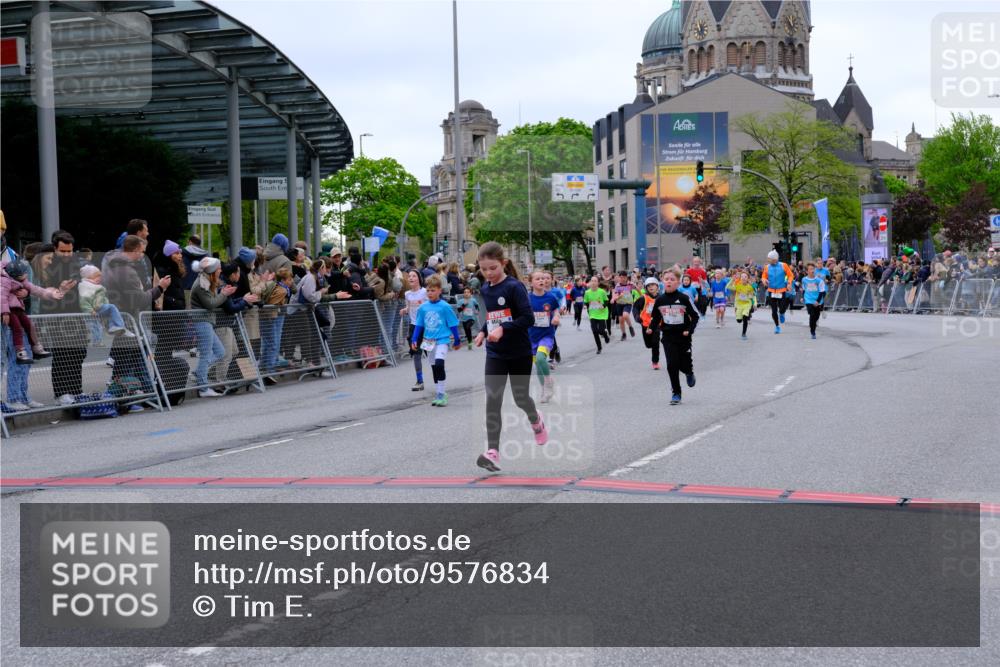 25.04.2026 - Das Zehntel Tim E. http://msf.ph/oto/9576834 25.04.2026 10:58:12 Ziel 5153, 5159, 5166, 5185, 5341, 5366, 5373, 5392, 5556, 5731, 5757, 5938, 6319, 6348, 6356, 6367, 6576, 6600, 6609, 6662, 6678, 6681, 6809, 6837, 6848, 6921, 6930, 7144, 7301, 7318, 7356, 7417, 7532, 7565, 7673, 7677 meine-sportfotos.de