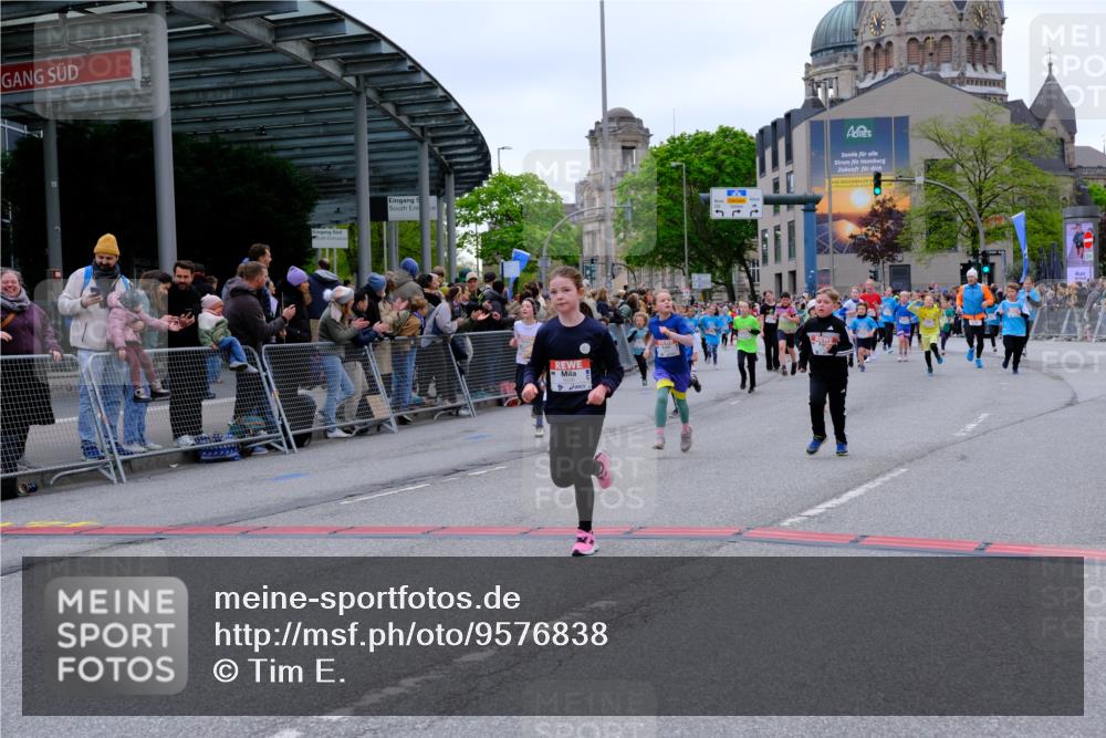 25.04.2026 - Das Zehntel Tim E. http://msf.ph/oto/9576838 25.04.2026 10:58:12 Ziel 5153, 5159, 5166, 5185, 5341, 5366, 5373, 5392, 5556, 5731, 5757, 5938, 6319, 6348, 6356, 6367, 6576, 6600, 6609, 6662, 6678, 6681, 6809, 6837, 6848, 6921, 6930, 7144, 7301, 7318, 7356, 7417, 7532, 7565, 7673, 7677 meine-sportfotos.de