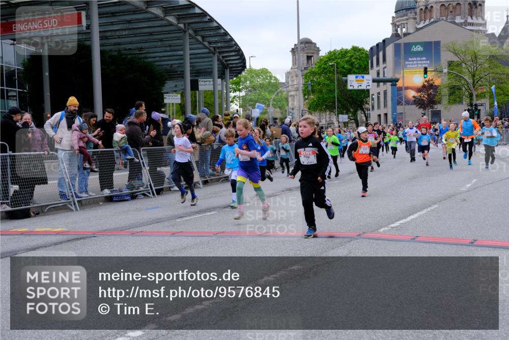 25.04.2026 - Das Zehntel Tim E. http://msf.ph/oto/9576845 25.04.2026 10:58:13 Ziel 5153, 5166, 5185, 5341, 5366, 5373, 5392, 5556, 5731, 5757, 5938, 6319, 6348, 6367, 6489, 6576, 6600, 6609, 6681, 6802, 6809, 6837, 6848, 6921, 6930, 7144, 7301, 7318, 7356, 7417, 7532, 7565 meine-sportfotos.de