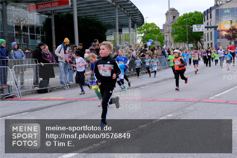 25.04.2026 - Das Zehntel Tim E. http://msf.ph/oto/9576849 25.04.2026 10:58:14 Ziel 5166, 5185, 5341, 5366, 5556, 5731, 5757, 5814, 5938, 6319, 6348, 6489, 6576, 6600, 6802, 6809, 6837, 6848, 6921, 6930, 7144, 7318, 7356, 7417, 7532, 7565 meine-sportfotos.de