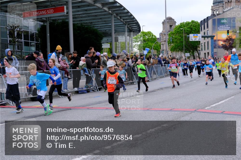 25.04.2026 - Das Zehntel Tim E. http://msf.ph/oto/9576854 25.04.2026 10:58:15 Ziel 5166, 5185, 5212, 5341, 5366, 5556, 5731, 5757, 5814, 5938, 6319, 6489, 6538, 6576, 6600, 6802, 6809, 6837, 6848, 6921, 6930, 7144, 7318, 7356, 7417, 7532, 7565, 7790 meine-sportfotos.de