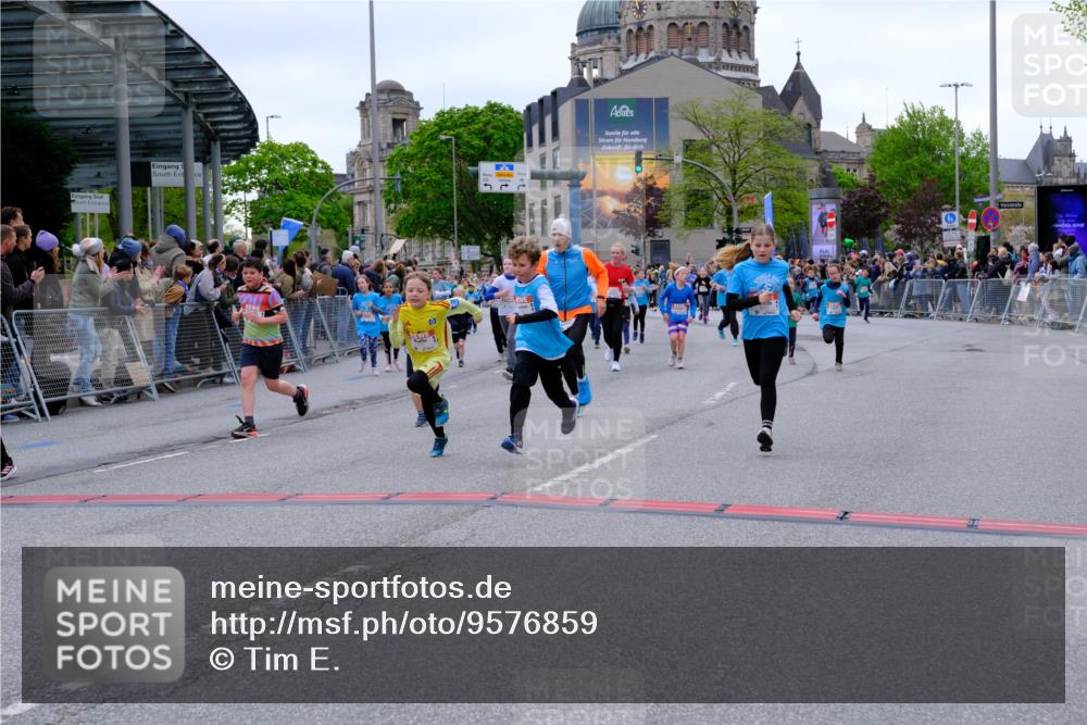 25.04.2026 - Das Zehntel Tim E. http://msf.ph/oto/9576859 25.04.2026 10:58:16 Ziel 5166, 5185, 5212, 5341, 5366, 5556, 5731, 5757, 5814, 6319, 6489, 6538, 6576, 6600, 6802, 6809, 6837, 6848, 6878, 6902, 6921, 6930, 7144, 7356, 7417, 7565, 7613, 7790, 8071 meine-sportfotos.de
