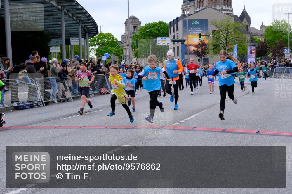 25.04.2026 - Das Zehntel Tim E. http://msf.ph/oto/9576862 25.04.2026 10:58:17 Ziel 5166, 5185, 5212, 5341, 5366, 5375, 5556, 5731, 5750, 5757, 5814, 5933, 6319, 6489, 6538, 6576, 6600, 6723, 6802, 6809, 6843, 6860, 6878, 6902, 6921, 6930, 7144, 7356, 7417, 7565, 7613, 7790, 8071, 10162 meine-sportfotos.de