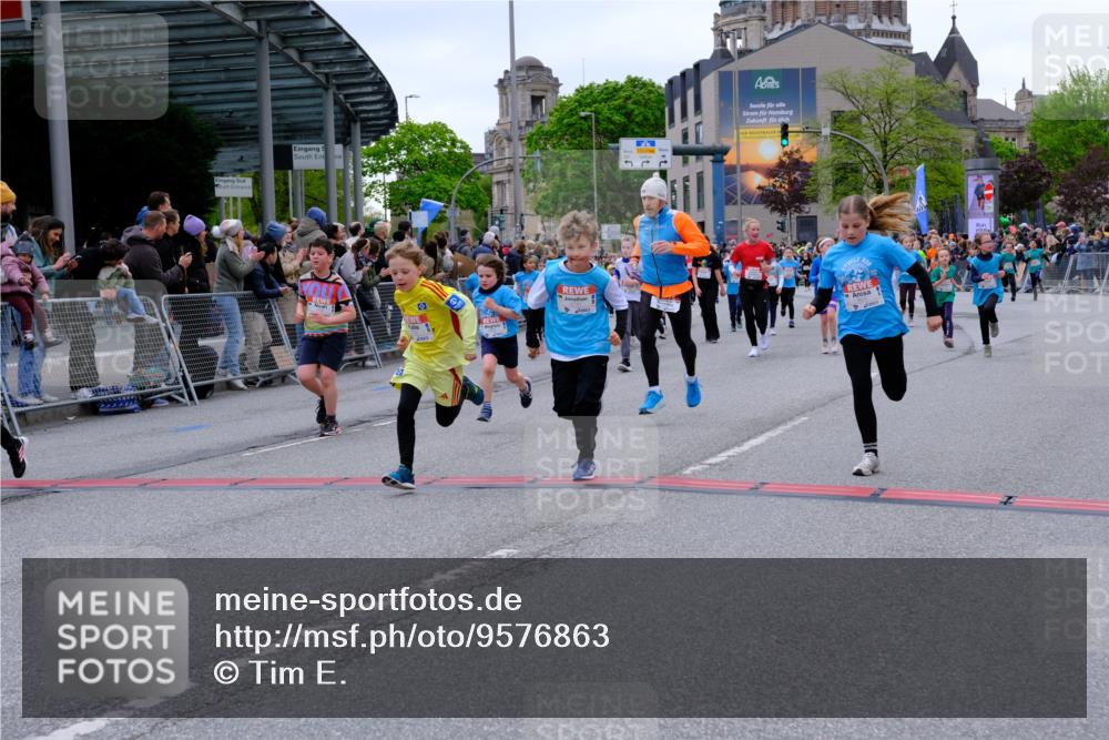 25.04.2026 - Das Zehntel Tim E. http://msf.ph/oto/9576863 25.04.2026 10:58:17 Ziel 5166, 5185, 5212, 5341, 5366, 5375, 5556, 5731, 5750, 5757, 5814, 5933, 6319, 6489, 6538, 6576, 6600, 6723, 6802, 6809, 6843, 6860, 6878, 6902, 6921, 6930, 7144, 7356, 7417, 7565, 7613, 7790, 8071, 10162 meine-sportfotos.de