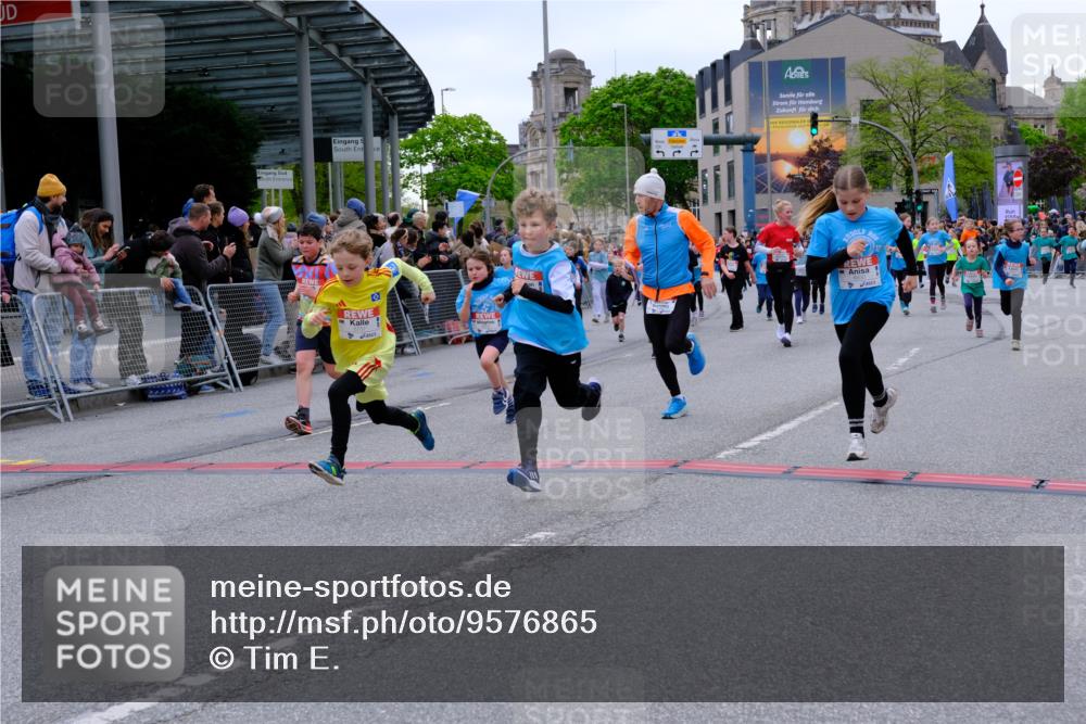 25.04.2026 - Das Zehntel Tim E. http://msf.ph/oto/9576865 25.04.2026 10:58:17 Ziel 5166, 5185, 5212, 5341, 5366, 5375, 5556, 5731, 5750, 5757, 5814, 5933, 6319, 6489, 6538, 6576, 6600, 6723, 6802, 6809, 6843, 6860, 6878, 6902, 6921, 6930, 7144, 7356, 7417, 7565, 7613, 7790, 8071, 10162 meine-sportfotos.de