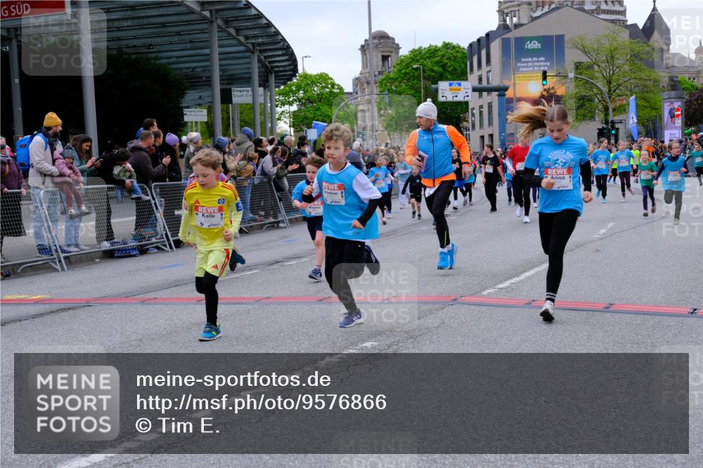 25.04.2026 - Das Zehntel Tim E. http://msf.ph/oto/9576866 25.04.2026 10:58:17 Ziel 5166, 5185, 5212, 5341, 5366, 5375, 5556, 5731, 5750, 5757, 5814, 5933, 6319, 6489, 6538, 6576, 6600, 6723, 6802, 6809, 6843, 6860, 6878, 6902, 6921, 6930, 7144, 7356, 7417, 7565, 7613, 7790, 8071, 10162 meine-sportfotos.de