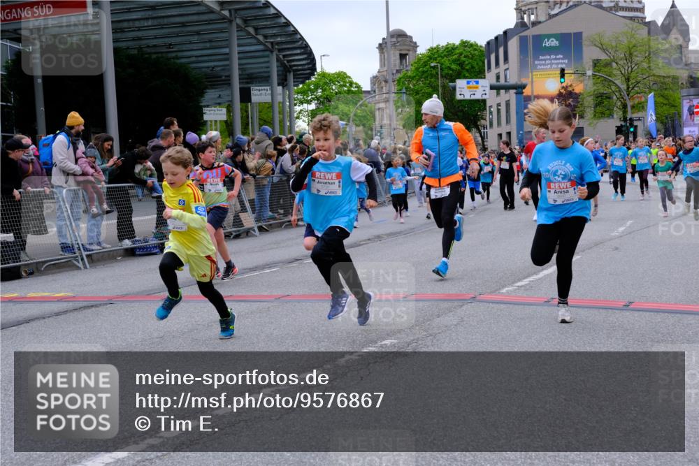 25.04.2026 - Das Zehntel Tim E. http://msf.ph/oto/9576867 25.04.2026 10:58:17 Ziel 5166, 5185, 5212, 5341, 5366, 5375, 5556, 5731, 5750, 5757, 5814, 5933, 6319, 6489, 6538, 6576, 6600, 6723, 6802, 6809, 6843, 6860, 6878, 6902, 6921, 6930, 7144, 7356, 7417, 7565, 7613, 7790, 8071, 10162 meine-sportfotos.de