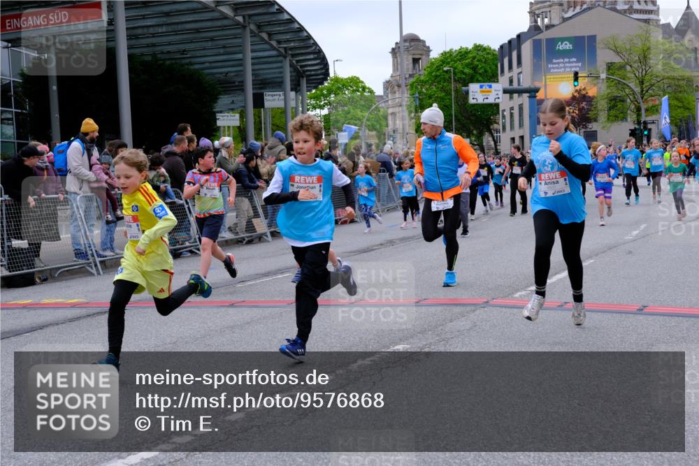 25.04.2026 - Das Zehntel Tim E. http://msf.ph/oto/9576868 25.04.2026 10:58:17 Ziel 5166, 5185, 5212, 5341, 5366, 5375, 5556, 5731, 5750, 5757, 5814, 5933, 6319, 6489, 6538, 6576, 6600, 6723, 6802, 6809, 6843, 6860, 6878, 6902, 6921, 6930, 7144, 7356, 7417, 7565, 7613, 7790, 8071, 10162 meine-sportfotos.de