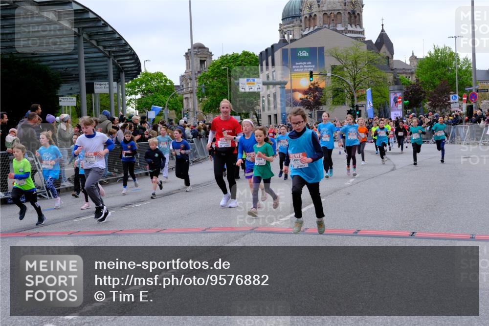 25.04.2026 - Das Zehntel Tim E. http://msf.ph/oto/9576882 25.04.2026 10:58:20 Ziel 5137, 5166, 5185, 5212, 5341, 5366, 5375, 5648, 5680, 5694, 5731, 5750, 5757, 5814, 5850, 5862, 5933, 6199, 6319, 6489, 6538, 6647, 6723, 6802, 6809, 6843, 6860, 6878, 6902, 6930, 6932, 6961, 7042, 7144, 7230, 7236, 7356, 7417, 7565, 7595, 7613, 7790, 8071, 10162 meine-sportfotos.de