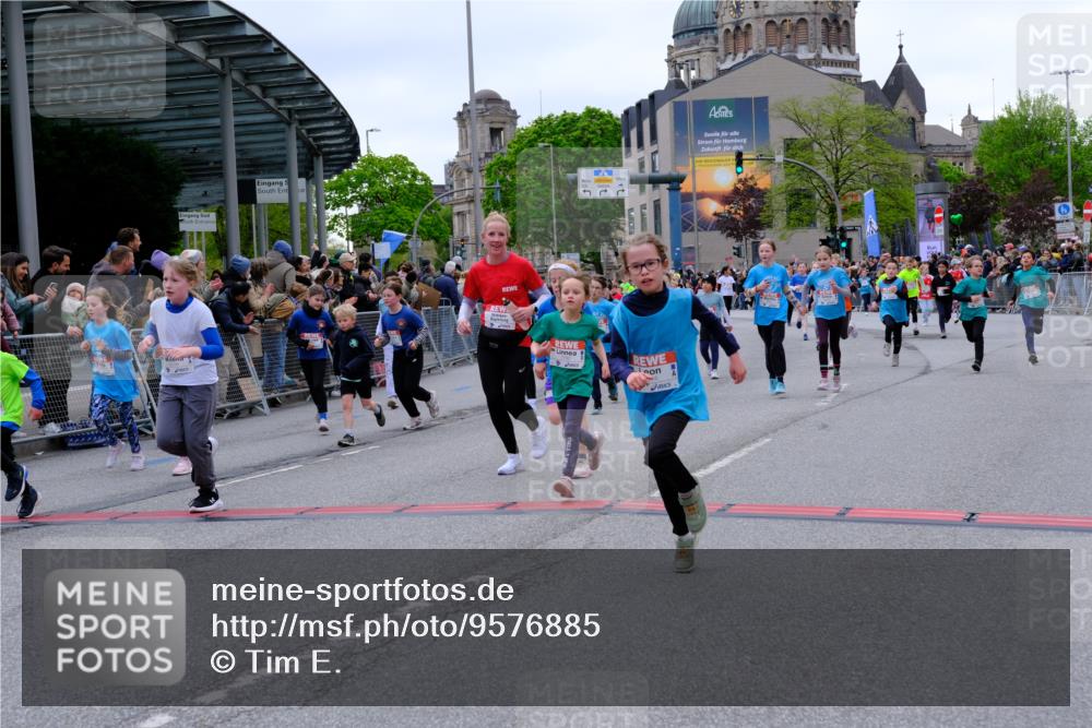 25.04.2026 - Das Zehntel Tim E. http://msf.ph/oto/9576885 25.04.2026 10:58:20 Ziel 5137, 5166, 5185, 5212, 5341, 5366, 5375, 5648, 5680, 5694, 5731, 5750, 5757, 5814, 5850, 5862, 5933, 6199, 6319, 6489, 6538, 6647, 6723, 6802, 6809, 6843, 6860, 6878, 6902, 6930, 6932, 6961, 7042, 7144, 7230, 7236, 7356, 7417, 7565, 7595, 7613, 7790, 8071, 10162 meine-sportfotos.de