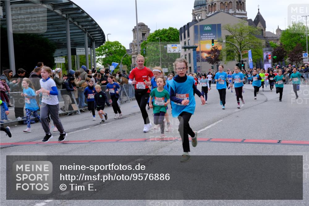 25.04.2026 - Das Zehntel Tim E. http://msf.ph/oto/9576886 25.04.2026 10:58:20 Ziel 5137, 5166, 5185, 5212, 5341, 5366, 5375, 5648, 5680, 5694, 5731, 5750, 5757, 5814, 5850, 5862, 5933, 6199, 6319, 6489, 6538, 6647, 6723, 6802, 6809, 6843, 6860, 6878, 6902, 6930, 6932, 6961, 7042, 7144, 7230, 7236, 7356, 7417, 7565, 7595, 7613, 7790, 8071, 10162 meine-sportfotos.de