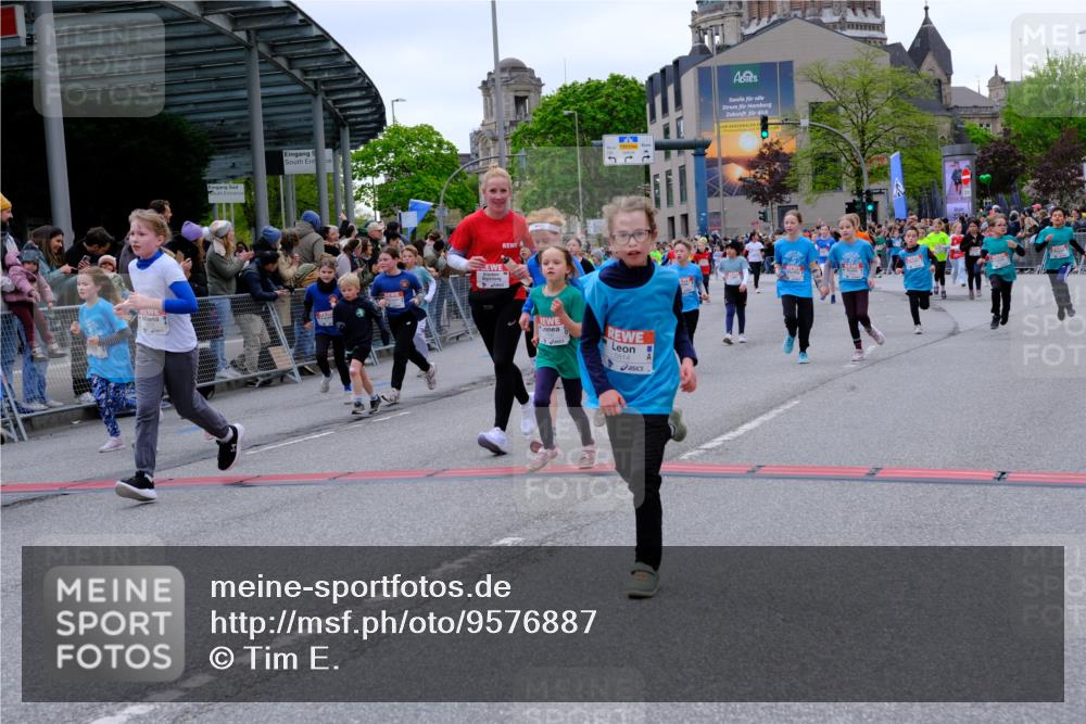 25.04.2026 - Das Zehntel Tim E. http://msf.ph/oto/9576887 25.04.2026 10:58:20 Ziel 5137, 5166, 5185, 5212, 5341, 5366, 5375, 5648, 5680, 5694, 5731, 5750, 5757, 5814, 5850, 5862, 5933, 6199, 6319, 6489, 6538, 6647, 6723, 6802, 6809, 6843, 6860, 6878, 6902, 6930, 6932, 6961, 7042, 7144, 7230, 7236, 7356, 7417, 7565, 7595, 7613, 7790, 8071, 10162 meine-sportfotos.de