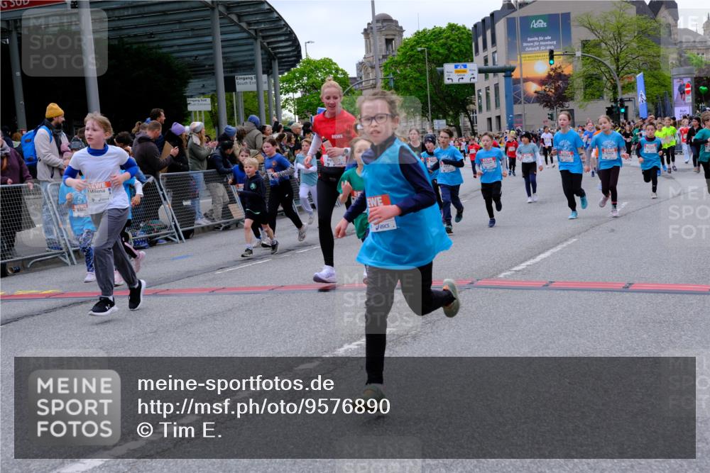 25.04.2026 - Das Zehntel Tim E. http://msf.ph/oto/9576890 25.04.2026 10:58:21 Ziel 5137, 5166, 5212, 5341, 5375, 5648, 5680, 5694, 5731, 5750, 5757, 5814, 5850, 5862, 5933, 6191, 6199, 6319, 6361, 6489, 6538, 6647, 6723, 6786, 6802, 6809, 6810, 6843, 6860, 6878, 6902, 6930, 6932, 6961, 7042, 7144, 7230, 7236, 7356, 7417, 7565, 7595, 7613, 7790, 8071, 10162 meine-sportfotos.de