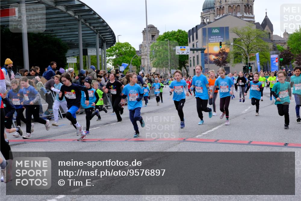 25.04.2026 - Das Zehntel Tim E. http://msf.ph/oto/9576897 25.04.2026 10:58:22 Ziel 5137, 5166, 5212, 5375, 5499, 5648, 5680, 5694, 5731, 5750, 5757, 5814, 5850, 5862, 5933, 6191, 6199, 6319, 6351, 6361, 6489, 6538, 6647, 6723, 6786, 6802, 6809, 6810, 6843, 6860, 6878, 6902, 6930, 6932, 6961, 7042, 7144, 7230, 7236, 7294, 7297, 7356, 7417, 7565, 7595, 7613, 7790, 8071, 10162 meine-sportfotos.de