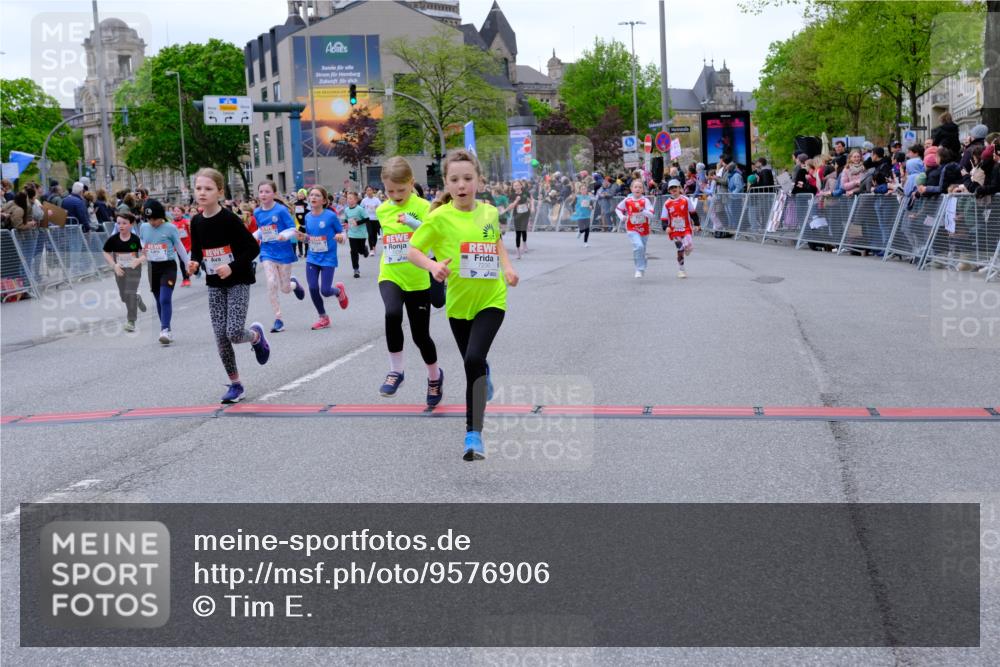 25.04.2026 - Das Zehntel Tim E. http://msf.ph/oto/9576906 25.04.2026 10:58:25 Ziel 5137, 5212, 5315, 5320, 5375, 5485, 5496, 5499, 5648, 5680, 5694, 5750, 5801, 5814, 5822, 5850, 5862, 5933, 5987, 6033, 6108, 6191, 6199, 6351, 6361, 6489, 6538, 6647, 6723, 6786, 6802, 6810, 6843, 6860, 6878, 6902, 6932, 6961, 7042, 7230, 7236, 7294, 7297, 7551, 7595, 7613, 7790, 8071, 10162 meine-sportfotos.de