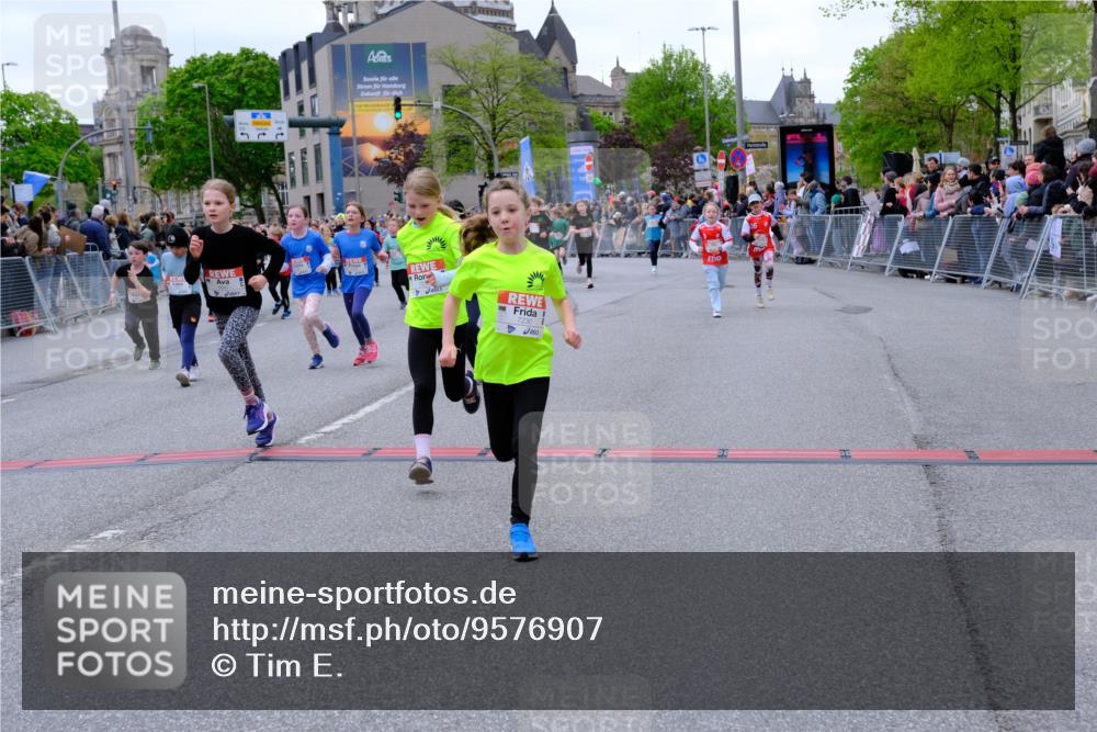 25.04.2026 - Das Zehntel Tim E. http://msf.ph/oto/9576907 25.04.2026 10:58:25 Ziel 5137, 5212, 5315, 5320, 5375, 5485, 5496, 5499, 5648, 5680, 5694, 5750, 5801, 5814, 5822, 5850, 5862, 5933, 5987, 6033, 6108, 6191, 6199, 6351, 6361, 6489, 6538, 6647, 6723, 6786, 6802, 6810, 6843, 6860, 6878, 6902, 6932, 6961, 7042, 7230, 7236, 7294, 7297, 7551, 7595, 7613, 7790, 8071, 10162 meine-sportfotos.de