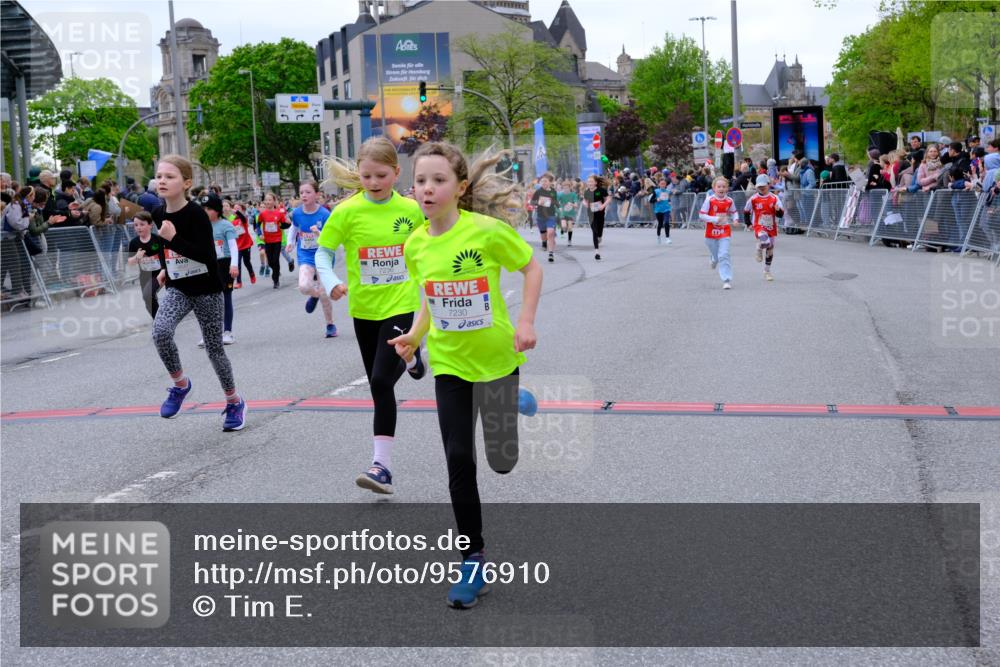 25.04.2026 - Das Zehntel Tim E. http://msf.ph/oto/9576910 25.04.2026 10:58:25 Ziel 5137, 5212, 5315, 5320, 5375, 5485, 5496, 5499, 5648, 5680, 5694, 5750, 5801, 5814, 5822, 5850, 5862, 5933, 5987, 6033, 6108, 6191, 6199, 6351, 6361, 6489, 6538, 6647, 6723, 6786, 6802, 6810, 6843, 6860, 6878, 6902, 6932, 6961, 7042, 7230, 7236, 7294, 7297, 7551, 7595, 7613, 7790, 8071, 10162 meine-sportfotos.de