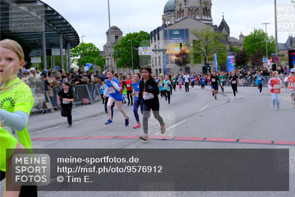25.04.2026 - Das Zehntel Tim E. http://msf.ph/oto/9576912 25.04.2026 10:58:26 Ziel 5137, 5212, 5315, 5320, 5375, 5485, 5496, 5499, 5648, 5680, 5694, 5750, 5801, 5814, 5822, 5850, 5862, 5933, 5987, 5996, 6033, 6108, 6112, 6129, 6191, 6199, 6351, 6361, 6538, 6647, 6723, 6786, 6810, 6843, 6860, 6878, 6902, 6932, 6961, 7042, 7230, 7236, 7294, 7297, 7551, 7595, 7613, 7790, 7868, 8071, 10162 meine-sportfotos.de