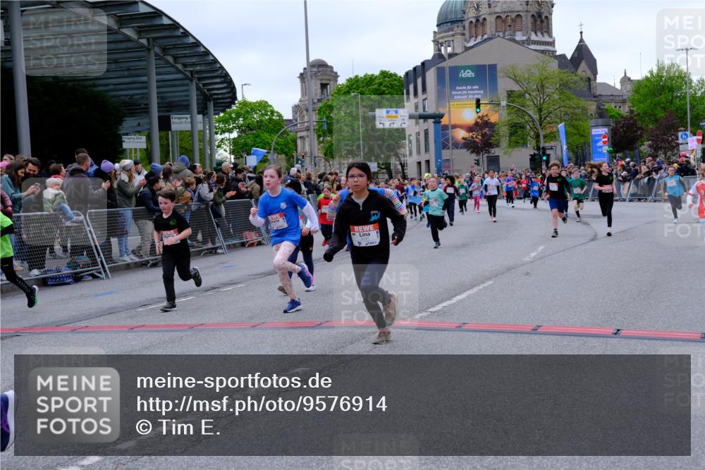 25.04.2026 - Das Zehntel Tim E. http://msf.ph/oto/9576914 25.04.2026 10:58:26 Ziel 5137, 5212, 5315, 5320, 5375, 5485, 5496, 5499, 5648, 5680, 5694, 5750, 5801, 5814, 5822, 5850, 5862, 5933, 5987, 5996, 6033, 6108, 6112, 6129, 6191, 6199, 6351, 6361, 6538, 6647, 6723, 6786, 6810, 6843, 6860, 6878, 6902, 6932, 6961, 7042, 7230, 7236, 7294, 7297, 7551, 7595, 7613, 7790, 7868, 8071, 10162 meine-sportfotos.de