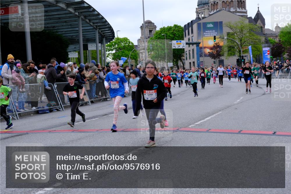 25.04.2026 - Das Zehntel Tim E. http://msf.ph/oto/9576916 25.04.2026 10:58:27 Ziel 5137, 5212, 5266, 5315, 5320, 5375, 5485, 5496, 5499, 5648, 5680, 5694, 5750, 5801, 5822, 5850, 5862, 5933, 5987, 5996, 6033, 6108, 6112, 6129, 6191, 6199, 6351, 6361, 6538, 6647, 6723, 6786, 6810, 6843, 6860, 6878, 6902, 6932, 6961, 7042, 7230, 7236, 7294, 7297, 7551, 7595, 7613, 7790, 7866, 7868, 8071, 10162 meine-sportfotos.de