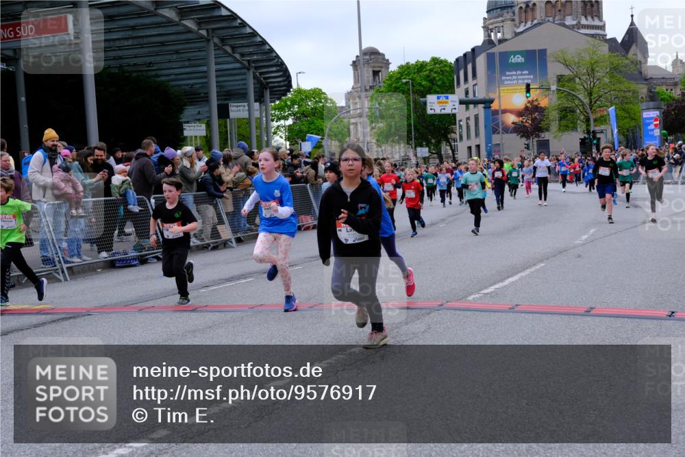 25.04.2026 - Das Zehntel Tim E. http://msf.ph/oto/9576917 25.04.2026 10:58:27 Ziel 5137, 5212, 5266, 5315, 5320, 5375, 5485, 5496, 5499, 5648, 5680, 5694, 5750, 5801, 5822, 5850, 5862, 5933, 5987, 5996, 6033, 6108, 6112, 6129, 6191, 6199, 6351, 6361, 6538, 6647, 6723, 6786, 6810, 6843, 6860, 6878, 6902, 6932, 6961, 7042, 7230, 7236, 7294, 7297, 7551, 7595, 7613, 7790, 7866, 7868, 8071, 10162 meine-sportfotos.de