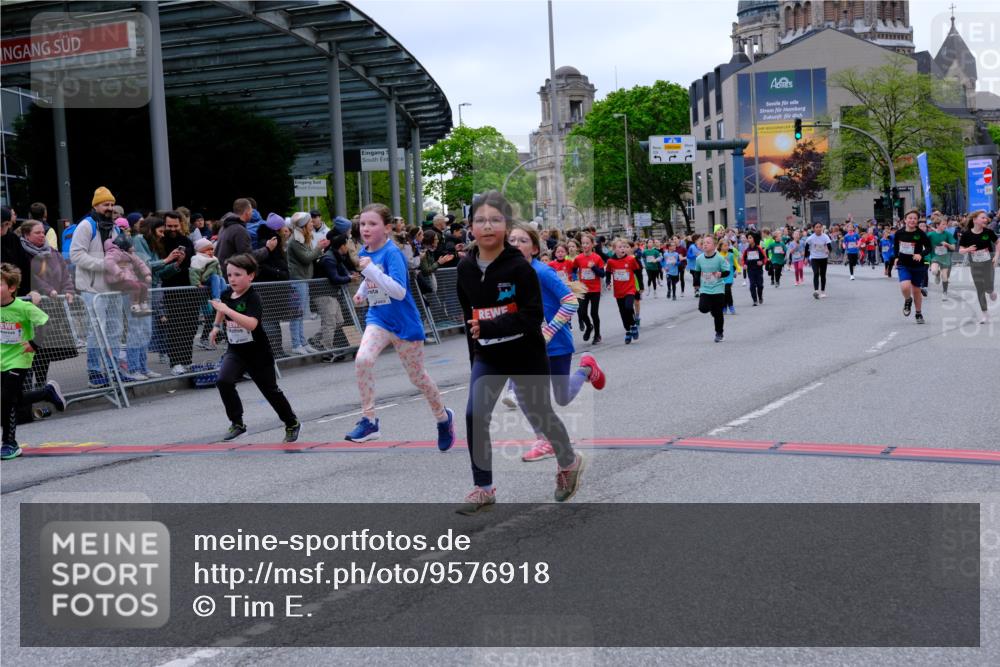 25.04.2026 - Das Zehntel Tim E. http://msf.ph/oto/9576918 25.04.2026 10:58:27 Ziel 5137, 5212, 5266, 5315, 5320, 5375, 5485, 5496, 5499, 5648, 5680, 5694, 5750, 5801, 5822, 5850, 5862, 5933, 5987, 5996, 6033, 6108, 6112, 6129, 6191, 6199, 6351, 6361, 6538, 6647, 6723, 6786, 6810, 6843, 6860, 6878, 6902, 6932, 6961, 7042, 7230, 7236, 7294, 7297, 7551, 7595, 7613, 7790, 7866, 7868, 8071, 10162 meine-sportfotos.de