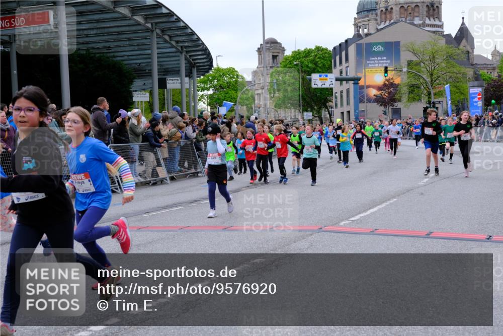 25.04.2026 - Das Zehntel Tim E. http://msf.ph/oto/9576920 25.04.2026 10:58:28 Ziel 5073, 5137, 5266, 5315, 5320, 5375, 5485, 5496, 5499, 5648, 5668, 5680, 5694, 5750, 5801, 5822, 5850, 5862, 5933, 5987, 5996, 6033, 6108, 6112, 6129, 6191, 6199, 6298, 6304, 6351, 6361, 6590, 6647, 6723, 6727, 6730, 6786, 6810, 6843, 6860, 6878, 6902, 6932, 6961, 7042, 7230, 7236, 7294, 7297, 7551, 7595, 7613, 7866, 7868, 7901, 8071, 10162 meine-sportfotos.de