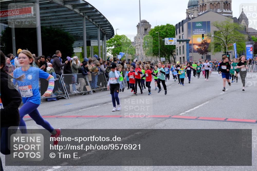 25.04.2026 - Das Zehntel Tim E. http://msf.ph/oto/9576921 25.04.2026 10:58:28 Ziel 5073, 5137, 5266, 5315, 5320, 5375, 5485, 5496, 5499, 5648, 5668, 5680, 5694, 5750, 5801, 5822, 5850, 5862, 5933, 5987, 5996, 6033, 6108, 6112, 6129, 6191, 6199, 6298, 6304, 6351, 6361, 6590, 6647, 6723, 6727, 6730, 6786, 6810, 6843, 6860, 6878, 6902, 6932, 6961, 7042, 7230, 7236, 7294, 7297, 7551, 7595, 7613, 7866, 7868, 7901, 8071, 10162 meine-sportfotos.de