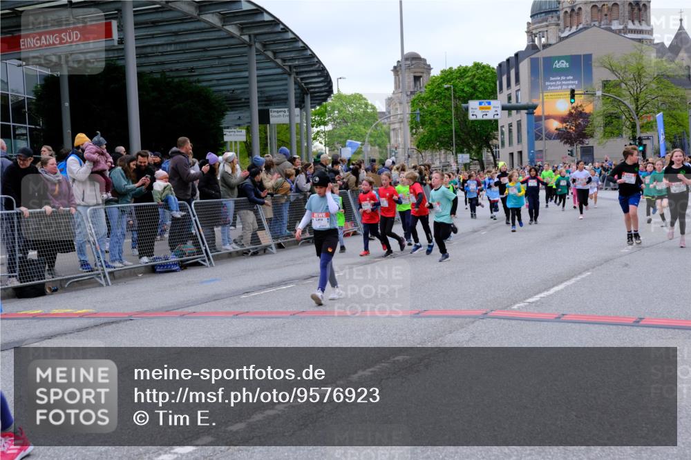 25.04.2026 - Das Zehntel Tim E. http://msf.ph/oto/9576923 25.04.2026 10:58:28 Ziel 5073, 5137, 5266, 5315, 5320, 5375, 5485, 5496, 5499, 5648, 5668, 5680, 5694, 5750, 5801, 5822, 5850, 5862, 5933, 5987, 5996, 6033, 6108, 6112, 6129, 6191, 6199, 6298, 6304, 6351, 6361, 6590, 6647, 6723, 6727, 6730, 6786, 6810, 6843, 6860, 6878, 6902, 6932, 6961, 7042, 7230, 7236, 7294, 7297, 7551, 7595, 7613, 7866, 7868, 7901, 8071, 10162 meine-sportfotos.de