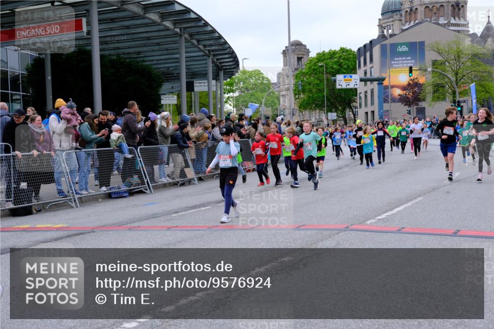 25.04.2026 - Das Zehntel Tim E. http://msf.ph/oto/9576924 25.04.2026 10:58:28 Ziel 5073, 5137, 5266, 5315, 5320, 5375, 5485, 5496, 5499, 5648, 5668, 5680, 5694, 5750, 5801, 5822, 5850, 5862, 5933, 5987, 5996, 6033, 6108, 6112, 6129, 6191, 6199, 6298, 6304, 6351, 6361, 6590, 6647, 6723, 6727, 6730, 6786, 6810, 6843, 6860, 6878, 6902, 6932, 6961, 7042, 7230, 7236, 7294, 7297, 7551, 7595, 7613, 7866, 7868, 7901, 8071, 10162 meine-sportfotos.de
