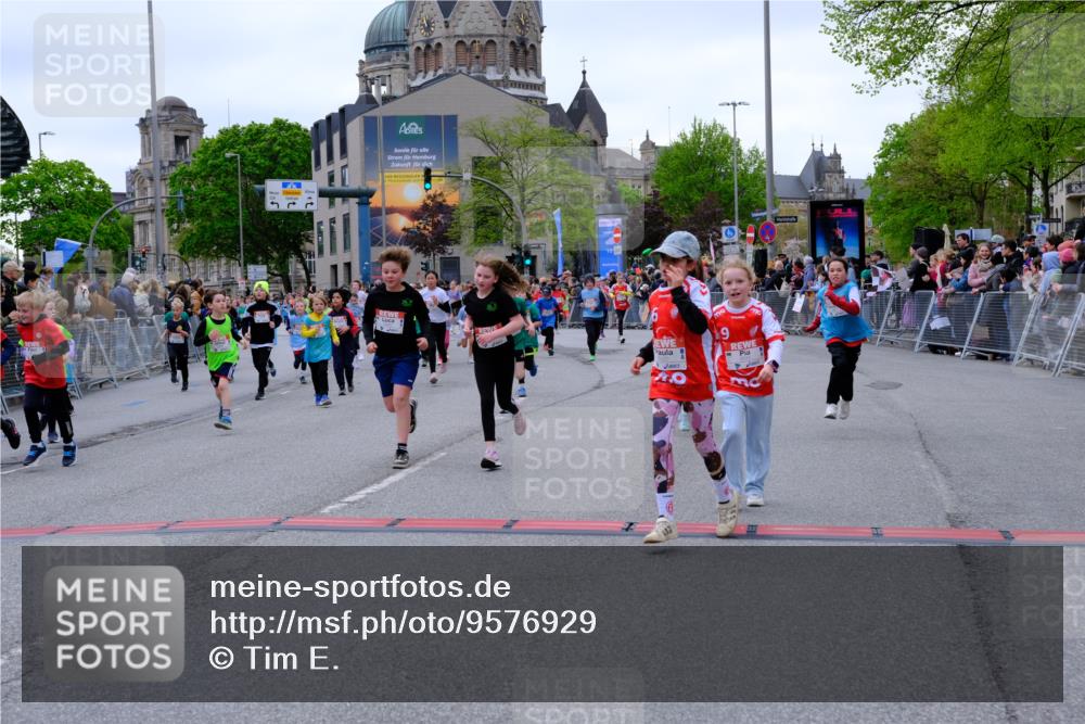 25.04.2026 - Das Zehntel Tim E. http://msf.ph/oto/9576929 25.04.2026 10:58:29 Ziel 5073, 5137, 5266, 5315, 5320, 5375, 5485, 5496, 5499, 5648, 5666, 5668, 5680, 5694, 5750, 5801, 5822, 5850, 5862, 5933, 5987, 5996, 6033, 6108, 6112, 6129, 6191, 6199, 6298, 6304, 6308, 6351, 6361, 6370, 6388, 6400, 6590, 6647, 6723, 6727, 6730, 6786, 6810, 6843, 6860, 6932, 6961, 7042, 7049, 7062, 7230, 7236, 7294, 7297, 7551, 7595, 7647, 7653, 7659, 7760, 7866, 7868, 7887, 7901, 10162 meine-sportfotos.de