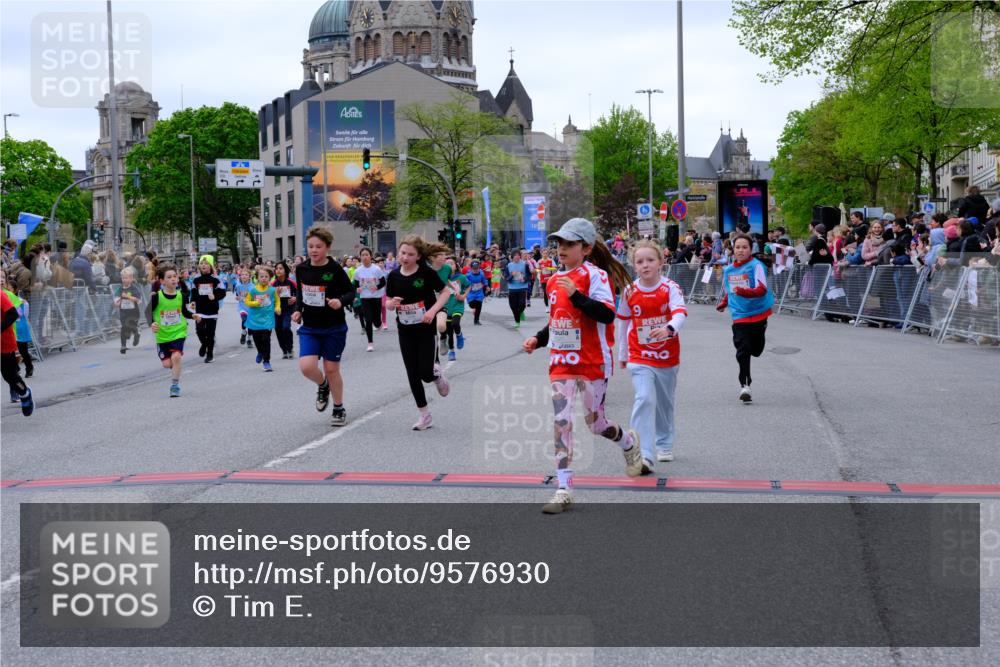 25.04.2026 - Das Zehntel Tim E. http://msf.ph/oto/9576930 25.04.2026 10:58:29 Ziel 5073, 5137, 5266, 5315, 5320, 5375, 5485, 5496, 5499, 5648, 5666, 5668, 5680, 5694, 5750, 5801, 5822, 5850, 5862, 5933, 5987, 5996, 6033, 6108, 6112, 6129, 6191, 6199, 6298, 6304, 6308, 6351, 6361, 6370, 6388, 6400, 6590, 6647, 6723, 6727, 6730, 6786, 6810, 6843, 6860, 6932, 6961, 7042, 7049, 7062, 7230, 7236, 7294, 7297, 7551, 7595, 7647, 7653, 7659, 7760, 7866, 7868, 7887, 7901, 10162 meine-sportfotos.de