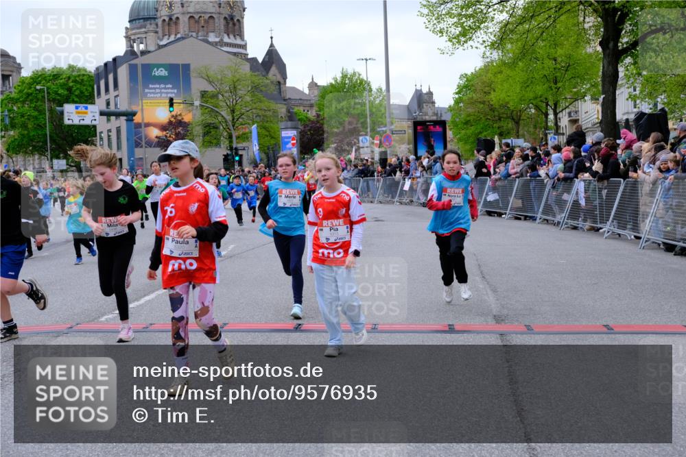 25.04.2026 - Das Zehntel Tim E. http://msf.ph/oto/9576935 25.04.2026 10:58:30 Ziel 5073, 5137, 5266, 5315, 5320, 5407, 5485, 5496, 5499, 5648, 5666, 5668, 5680, 5694, 5801, 5822, 5850, 5862, 5987, 5996, 6033, 6108, 6112, 6129, 6191, 6199, 6298, 6304, 6308, 6351, 6361, 6370, 6377, 6388, 6400, 6590, 6647, 6727, 6730, 6786, 6810, 6932, 6961, 7042, 7049, 7062, 7230, 7232, 7236, 7294, 7297, 7551, 7595, 7647, 7653, 7659, 7666, 7760, 7866, 7868, 7887, 7901 meine-sportfotos.de