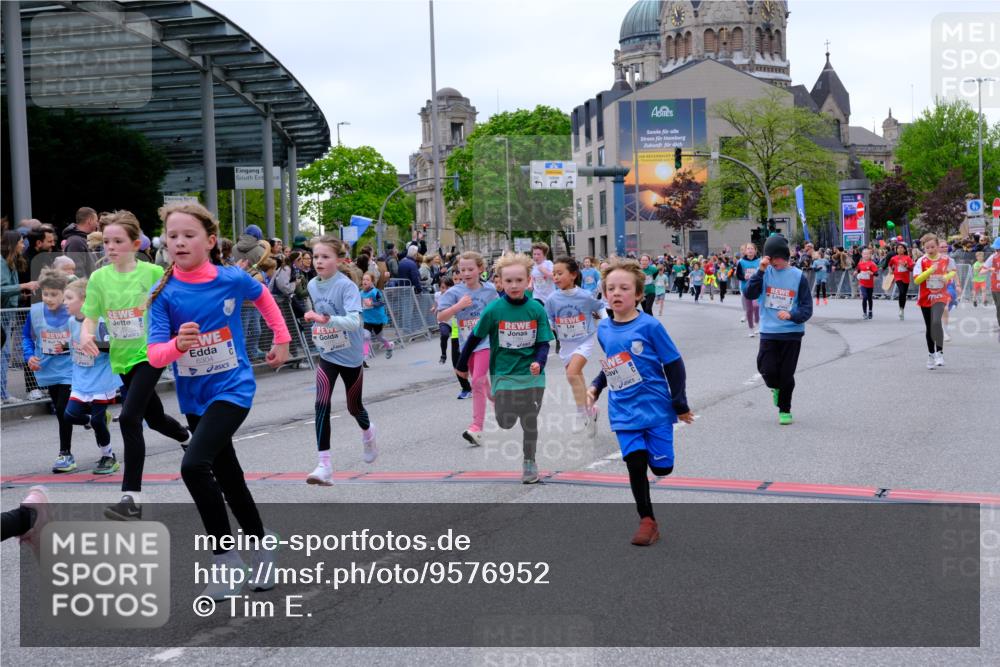 25.04.2026 - Das Zehntel Tim E. http://msf.ph/oto/9576952 25.04.2026 10:58:34 Ziel 5015, 5068, 5069, 5073, 5266, 5311, 5315, 5316, 5320, 5323, 5347, 5407, 5485, 5496, 5499, 5629, 5666, 5668, 5676, 5801, 5808, 5822, 5824, 5987, 5996, 6033, 6108, 6112, 6129, 6298, 6304, 6308, 6351, 6370, 6377, 6388, 6400, 6590, 6727, 6730, 7049, 7062, 7196, 7232, 7294, 7297, 7551, 7647, 7653, 7659, 7666, 7760, 7866, 7868, 7887, 7901, 7983 meine-sportfotos.de