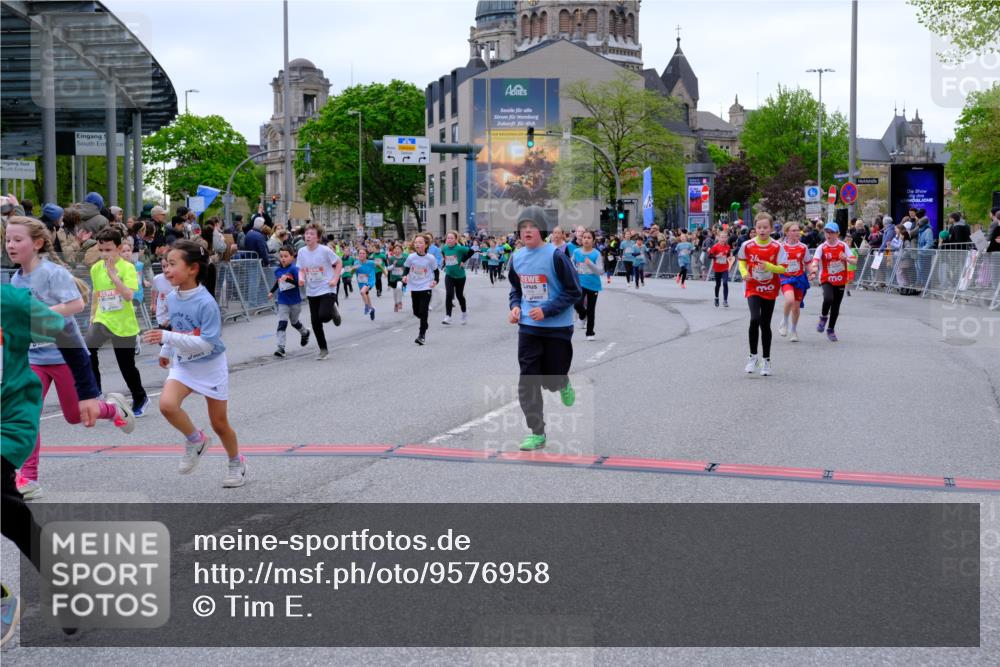 25.04.2026 - Das Zehntel Tim E. http://msf.ph/oto/9576958 25.04.2026 10:58:35 Ziel 5015, 5068, 5069, 5073, 5266, 5311, 5315, 5316, 5320, 5323, 5347, 5407, 5485, 5496, 5629, 5666, 5668, 5676, 5801, 5808, 5822, 5824, 5987, 5996, 6033, 6105, 6108, 6112, 6114, 6129, 6298, 6304, 6308, 6369, 6370, 6377, 6388, 6400, 6467, 6590, 6727, 6730, 7049, 7062, 7196, 7232, 7551, 7647, 7653, 7659, 7666, 7760, 7866, 7868, 7887, 7901, 7983 meine-sportfotos.de